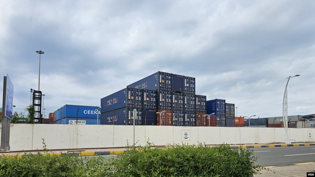 Saudi Arabia's Jeddah Islamic Port registered its highest container throughput in a month by processing 511,348 units in October 2023. The fast-growing port is being threatened by the aerial warfare between a U.S.-led alliance and the Yemen-based Houthis.