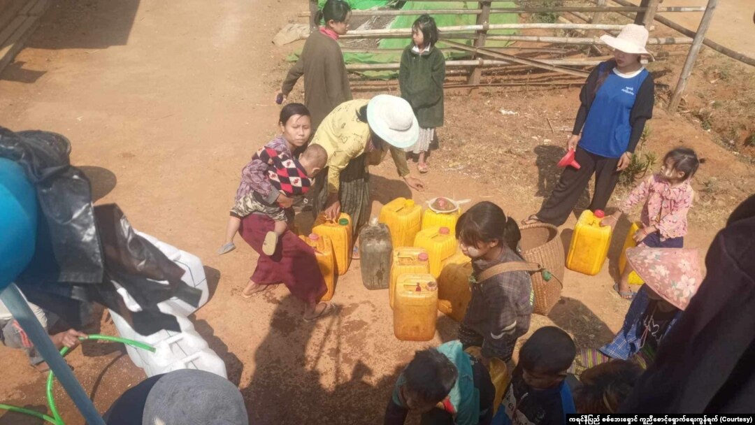 ကရင်နီဒေသ (ကယားပြည်နယ်) နေရာတချို့ ‌သောက်ရေနဲ့ စားနပ်ရိက္ခာ အခက်ကြုံနေရ (မတ်၊ ၂၀၂၄)