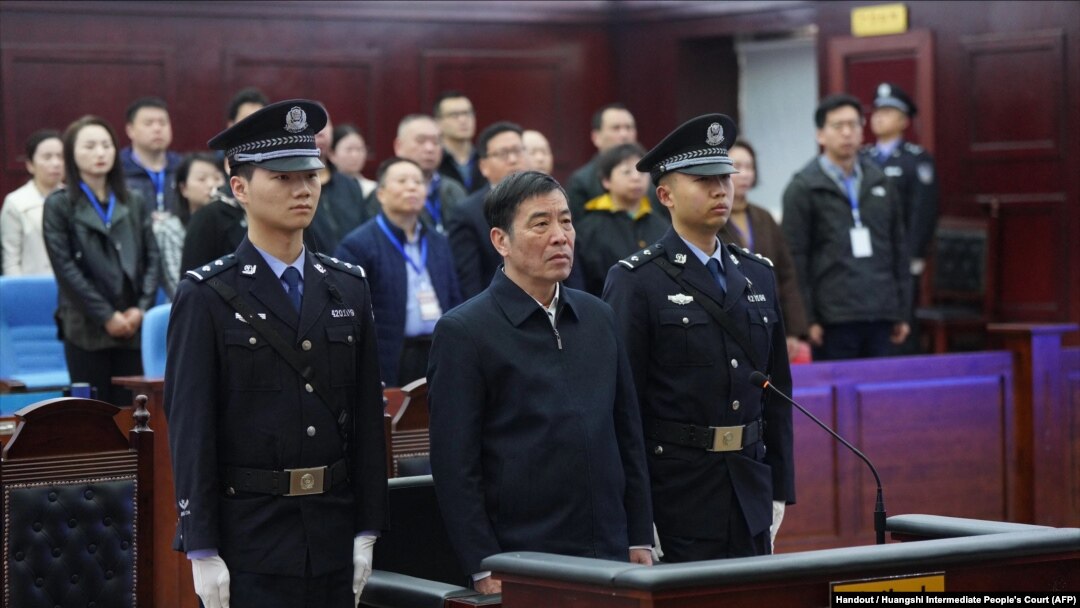 တရုတ်နိုင်ငံဘောလုံးအဖွဲ့ချုပ်ဥက္ကဋ္ဌဟောင်း Chen Xuyuan ကိုတရားရုံးမှာတွေ့ရစဉ် (မတ် ၂၆၊ ၂၀၂၄)