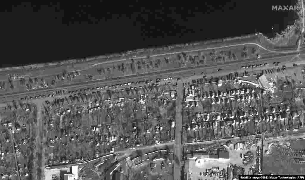 Ukrainaning Nova Kaxovka shahriga yaqinlashayotgan rus qo&#39;shinlari, 26-fevral, 2022 &nbsp;