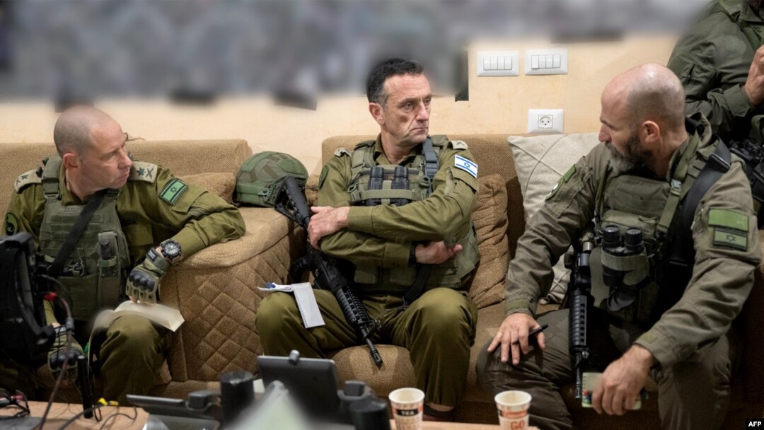 헤르지 할레비(가운데) 이스라엘방위군(IDF) 참모총장 (자료사진)