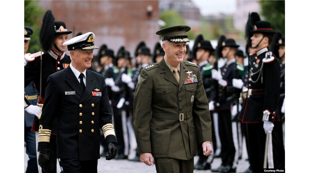 FILE - U.S. Joint Chiefs Chairman General Joseph Dunford Jr., right, with Norwegian Chief of Defense Admiral Haakon Bruun-Hanssen at Akershus fortress, Sept. 19, 2017. (Torbjørn Kjosvold / Forsvaret)