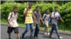 Menores no acompañados en la caravana migrante
