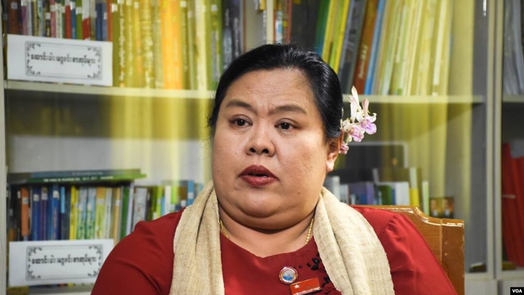 တနင်္သာရီတိုင်းဒေသကြီး ဝန်ကြီးချုပ် ဒေါက်တာဒေါ်လဲ့လဲ့မော် 