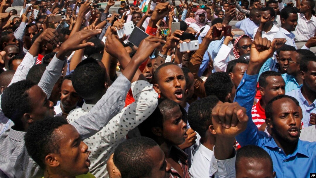 Somalis protest against President Donald Trump's decision to recognize Jerusalem as the capital of Israel, in Mogadishu, Somalia Dec. 8, 2017.