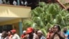 Vendedores ambulantes no fim da reunião com o Município de Maputo