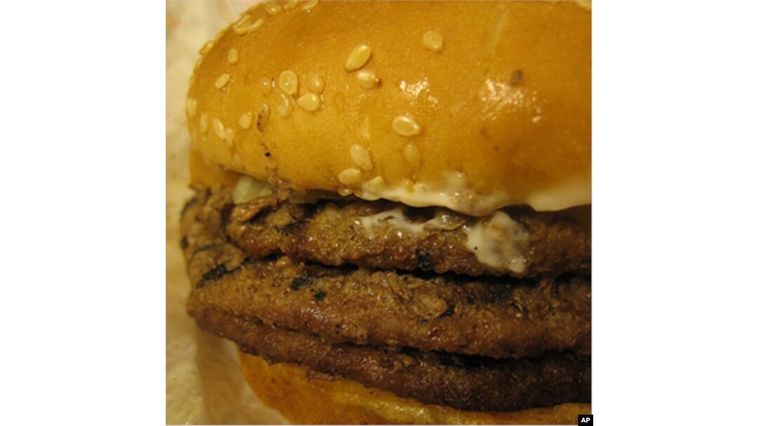 This triple burger, or sometimes a couple of 'em, constitute dinner for some folks, at 1,250 calories per. This triple burger, or sometimes a couple of 'em, constitute dinner for some folks, at 1,250 calories per.