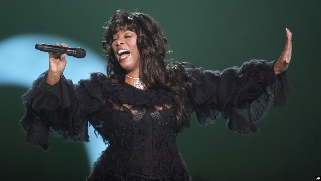 Donna Summer performs at the conclusion of the Nobel Peace concert in Oslo