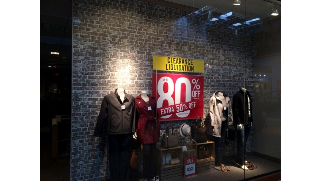 A store in Virginia is offering large discounts to customers. (Photo: Diaa Bekheet)