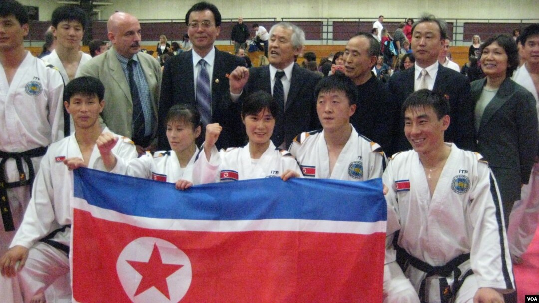 지난 2011년 미국에서 순회공연을 벌인 북한 태권도 시범단.