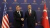 Wezîrê Derve yê Amerîka Antony Blinken (L) û Wezîrê Derve yê Tirkiyê Hakan Fidan, Enqere 6ê Mijdarê, 2023.