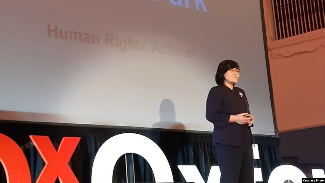 영국에서 북한 인권 운동가로 활동하는 탈북민 출신 박지현 ‘징검다리’ 대표가 지난 29일 영국의 명문대학인 옥스퍼드대학에서 강연했다. 사진 제공: 박지현.