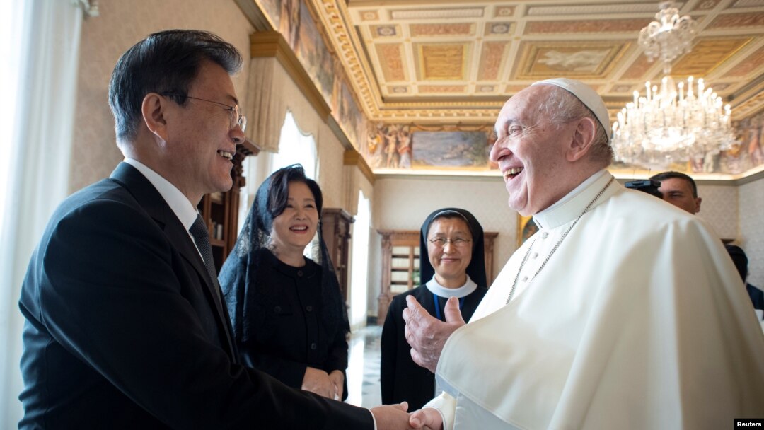 Pope Francis meets South Korean President Moon Jae-in and his wife Kim Jung-Sook at the Vatican, Oct. 29, 2021