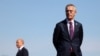 El secretario general de la OTAN, Jens Stoltenberg, asiste a la reunión de la Comunidad Política Europea en el Palacio de Blenheim, cerca de Oxford, Gran Bretaña, el 18 de julio de 2024. REUTERS/Hollie Adams