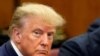 Mokonzi ya kala ya Etats-Unis ya Amerika Donald Trump na ndako ya bosambisami ya état ya New York, 4 sanza ya minei 2023. Seth Wenig/Pool via REUTERS