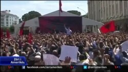 Protesta e opozitës në Tiranë