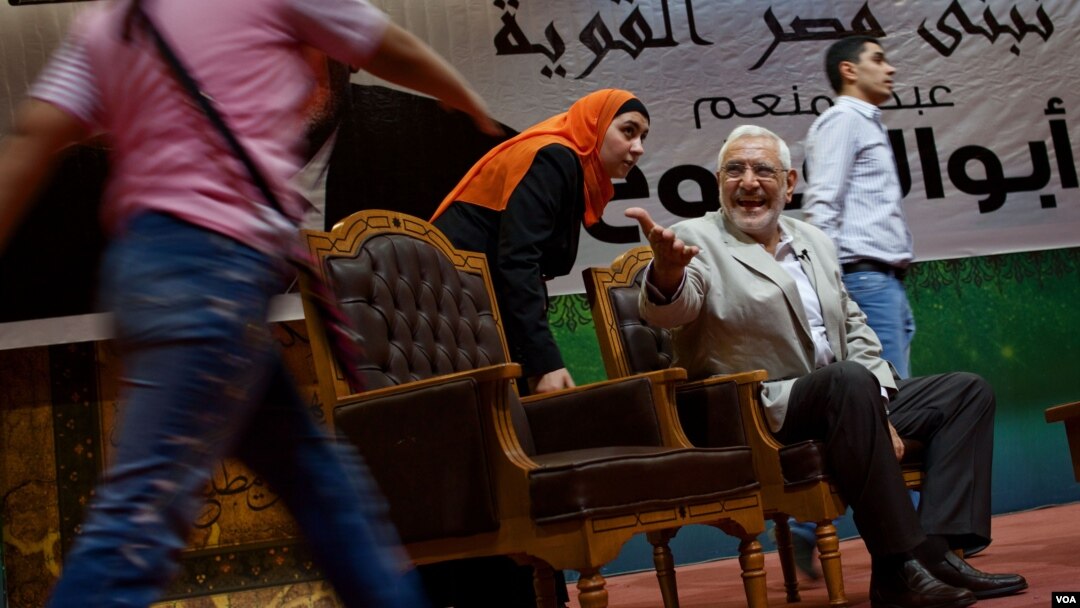 Presidential hopeful Abdel Moneim Aboul Fotouh appeals to a wide section of Egypt's electorate, Cairo, May 15, 2012. (Y. Weeks/VOA)