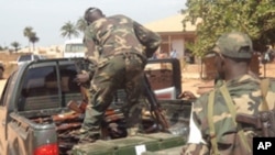 Armas alegadamente utilizadas na tentativa de golpe de 26 de Dezembro, em Bissau