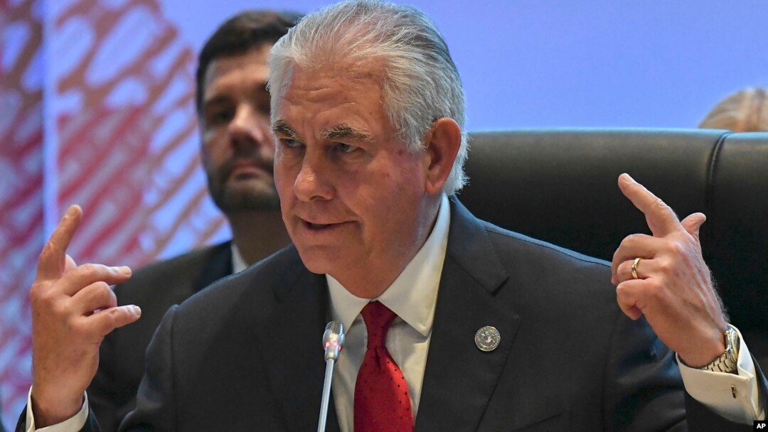 U.S. State Secretary Rex Tillerson gestures before the 10th Lower Mekong Initiative Ministerial Meeting, part of the Association of Southeast Asian Nations (ASEAN) Regional Forum in Manila, Philippines, Aug. 6, 2017. 