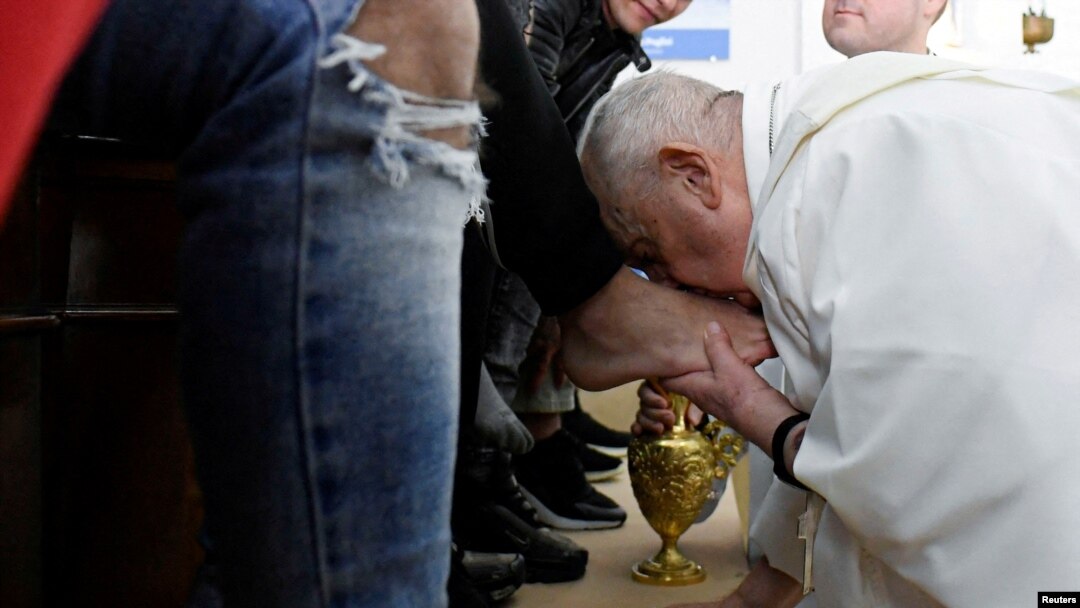 Pope visits Casal del Marmo juvenile prison for foot washing Mass in Rome