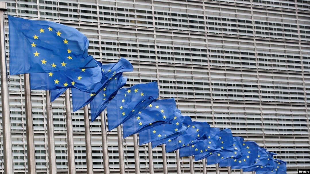 벨기에 브뤼셀 시내 유럽연합(EU) 집행위원회 청사 앞에 EU기들이 게양돼 있다. (자료사진)